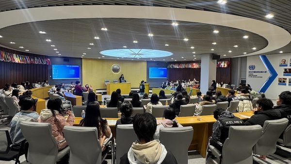 Reading Mahmoud Darwish - A Shared Moment of Poetry